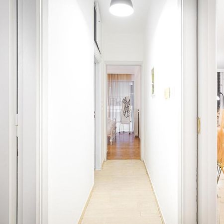 The White House Apartment Piraeus Exterior photo