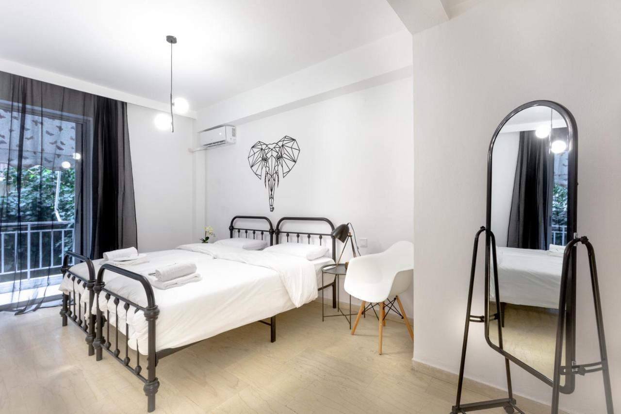 The White House Apartment Piraeus Exterior photo